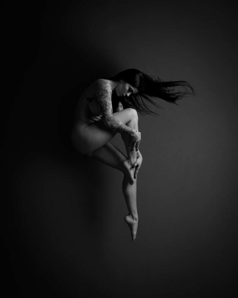 High-end photographer Zürich, woman in wind